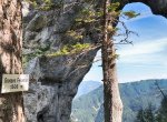 Die Uschowa mit den Felsentoren Foto